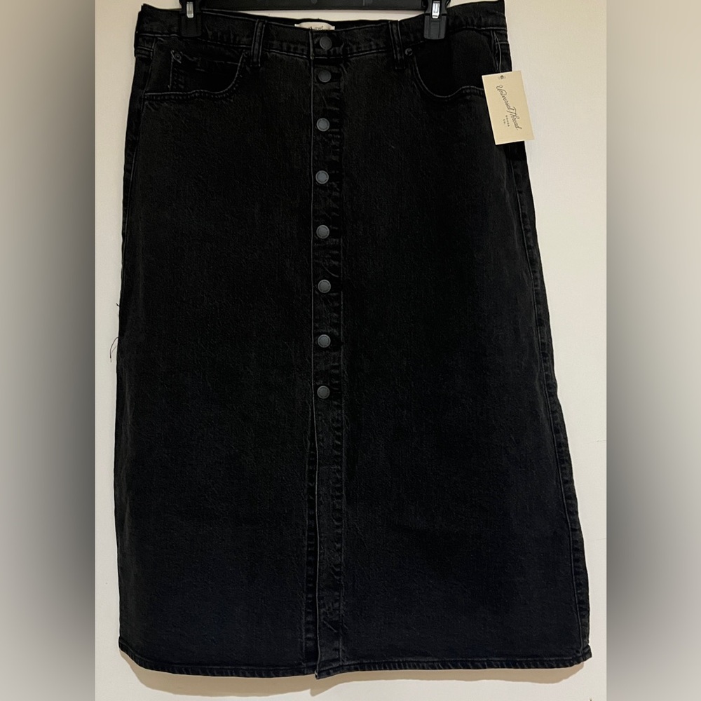 NEW Universal Thread Black Denim Skirt